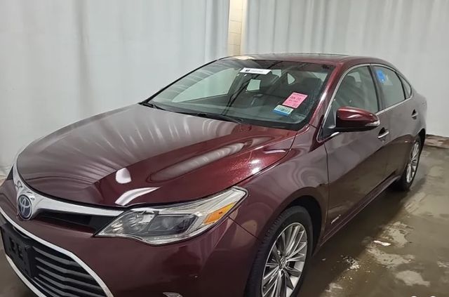 2016 Toyota Avalon Limited Hybrid's photo