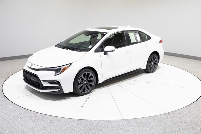 2023 Toyota Corolla SE's photo