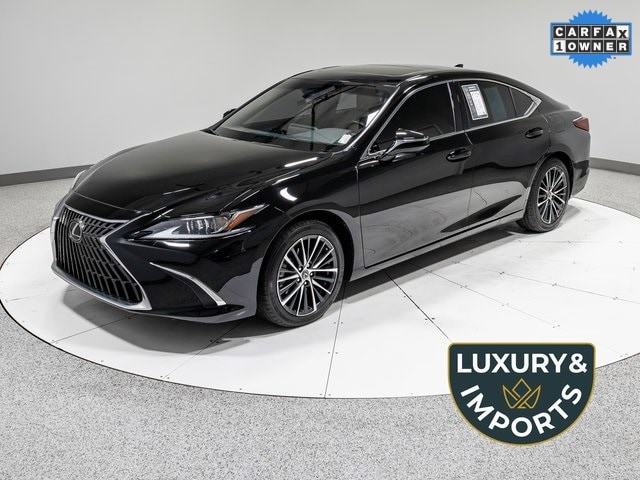 2025 Lexus ES 350's photo