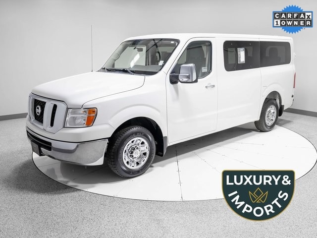 2019 Nissan NV Passenger SV's photo