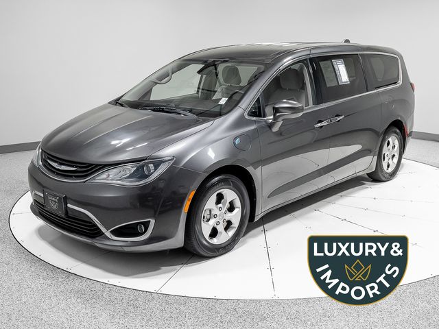 2018 Chrysler Pacifica Hybrid Touring Plus's photo