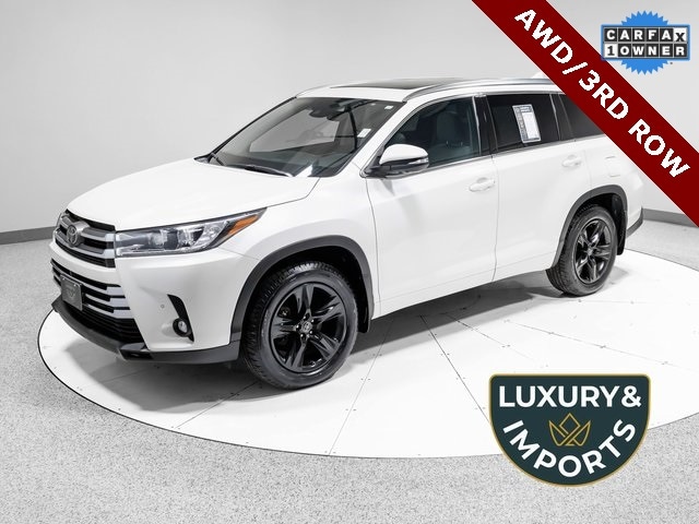 2019 Toyota Highlander Limited Platinum's photo