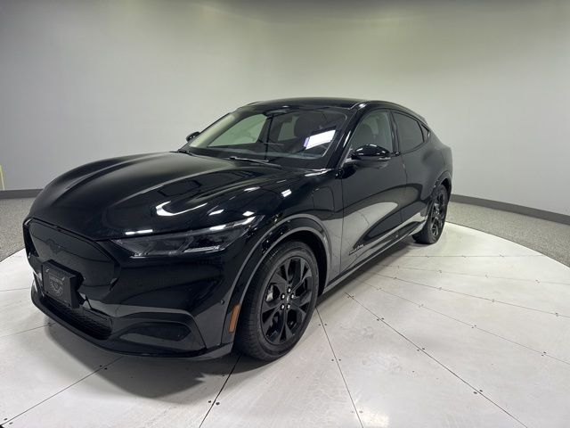 2023 Ford Mustang-Mach-e Premium's photo