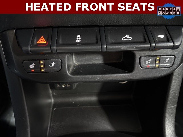 2022 Chevrolet Colorado LT photo 2