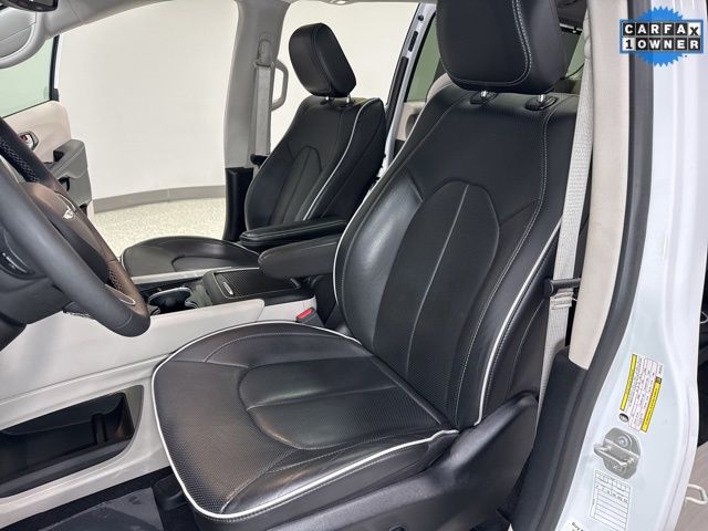 2024 Chrysler Pacifica Limited - Photo 14