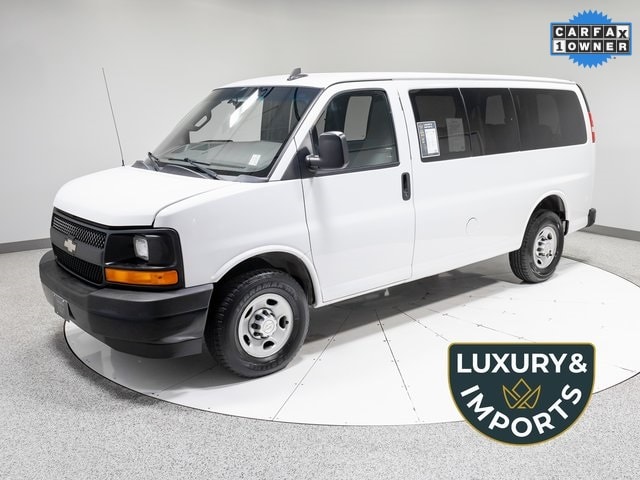 2017 Chevrolet Express Passenger LS's photo