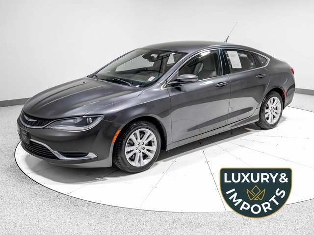 2016 Chrysler 200 Limited's photo