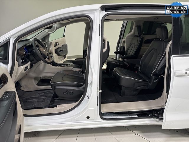 2024 Chrysler Pacifica Limited - Photo 8