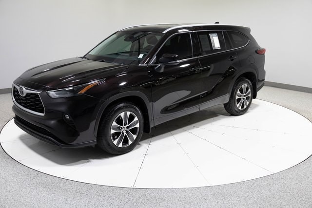 2022 Toyota Highlander XLE's photo
