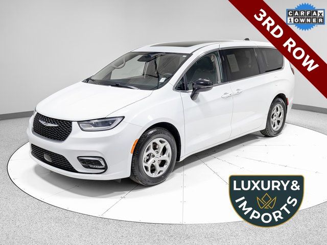 2024 Chrysler Pacifica Limited's photo