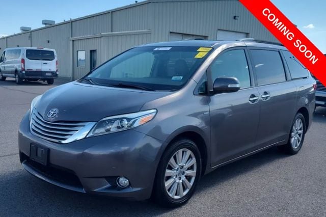 2017 Toyota Sienna Limited V6 AWD 7-Passenger's photo