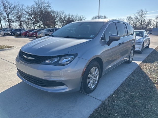 2020 Chrysler Voyager L