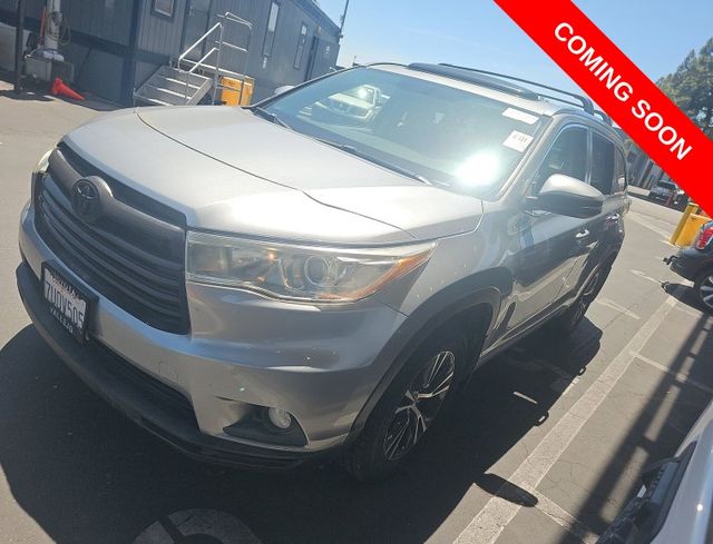 2016 Toyota Highlander's photo