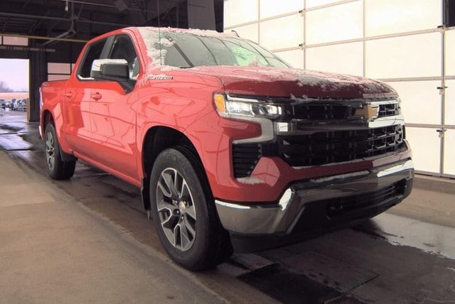 2024 Chevrolet Silverado 1500 LT's photo