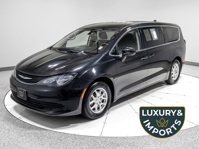 2020 Chrysler Voyager LX's photo