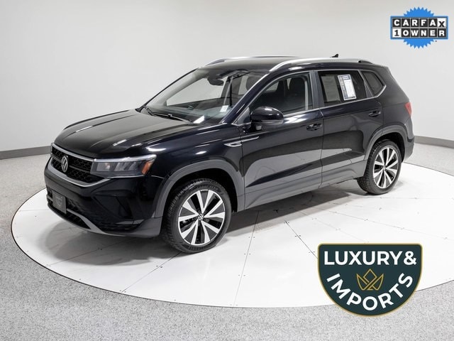 2024 Volkswagen Taos SE's photo