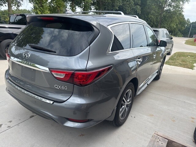 2017 Infiniti QX60 Base photo 3