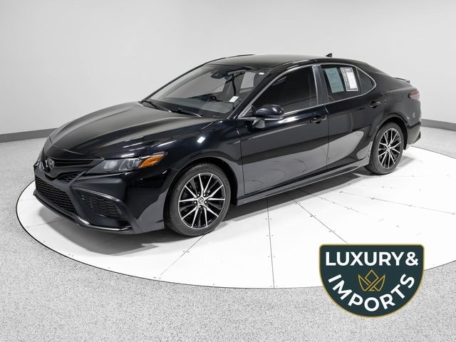 2023 Toyota Camry SE's photo