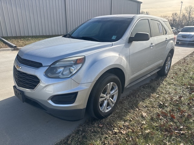 2017 Chevrolet Equinox LS's photo