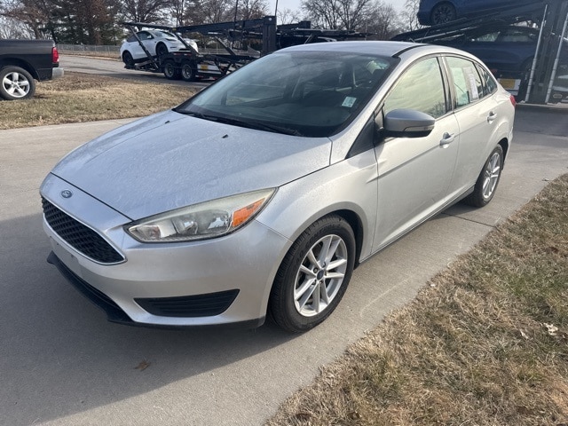 2017 Ford Focus SE's photo