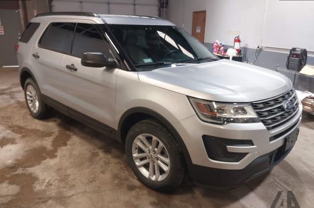 2017 Ford Explorer Base 4WD's photo
