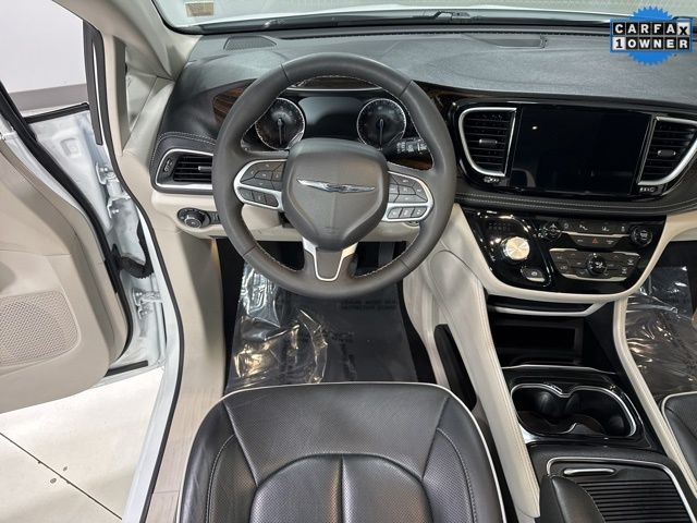 2024 Chrysler Pacifica Limited - Photo 16