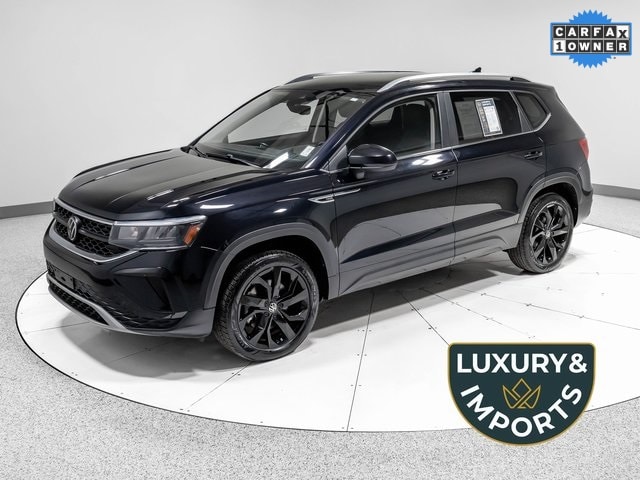 2023 Volkswagen Taos SE's photo