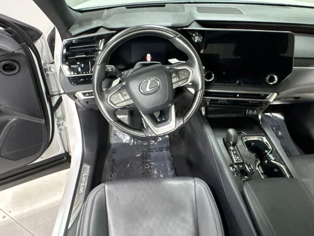 2023 Lexus RX 350 - Photo 17