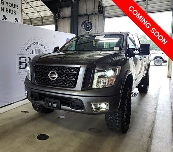 2019 Nissan Titan PRO-4X 4X4 Crew Cab's photo