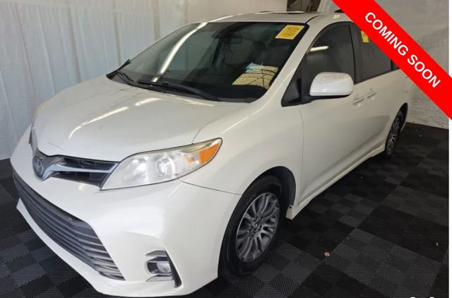 2018 Toyota Sienna XLE