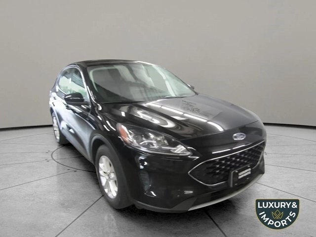 2021 Ford Escape SE photo 3