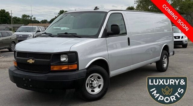 2016 Chevrolet Express's photo