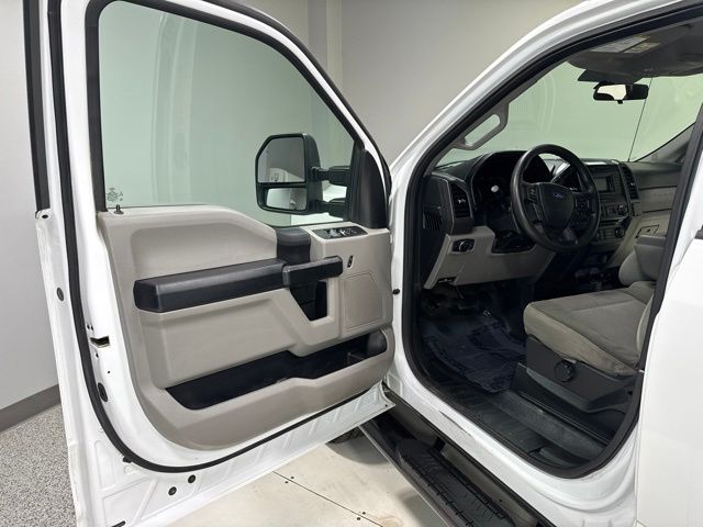 2018 Ford F-350 Super Duty XL - Photo 6