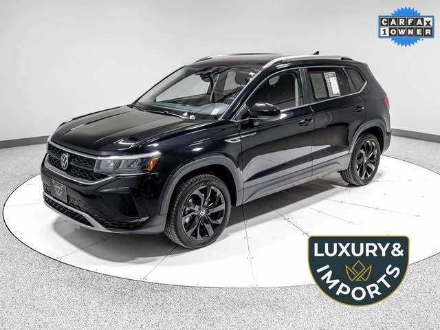 2024 Volkswagen Taos SE's photo