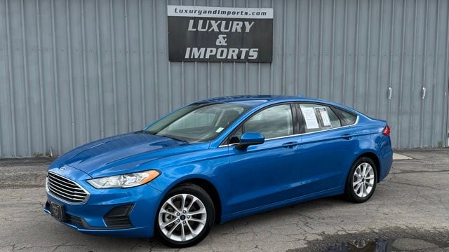 2020 Ford Fusion SE's photo