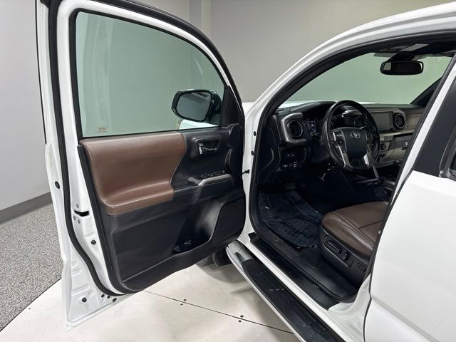 2020 Toyota Tacoma Limited - Photo 12