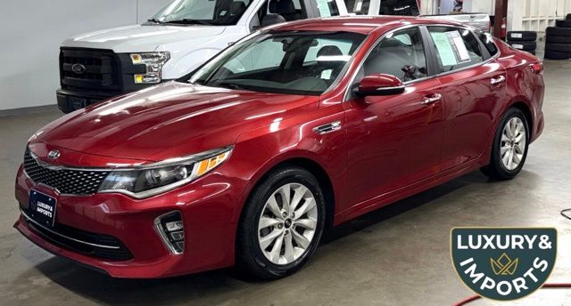 2018 Kia Optima S AT's photo