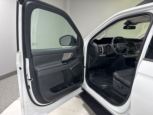 2025 Ford Expedition Active - Photo 11
