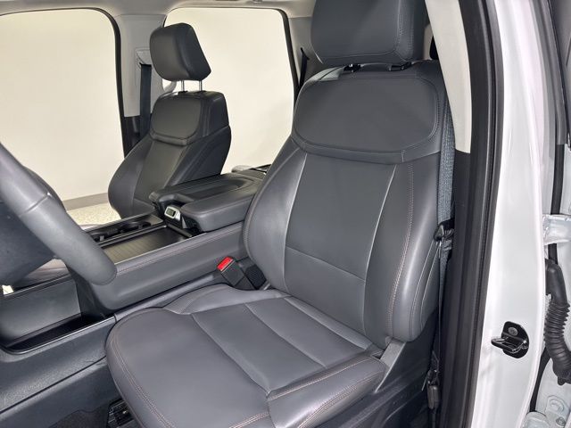 2025 Ford Expedition Active - Photo 16