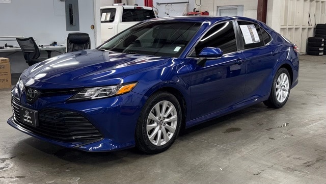 2018 Toyota Camry LE's photo
