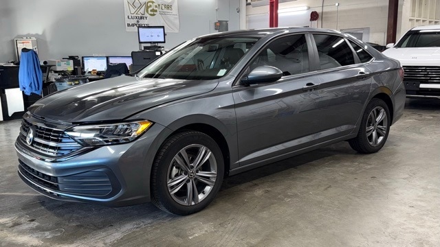 2023 Volkswagen Jetta SE's photo