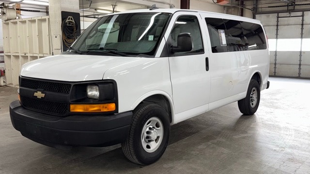2016 Chevrolet Express Passenger LS's photo