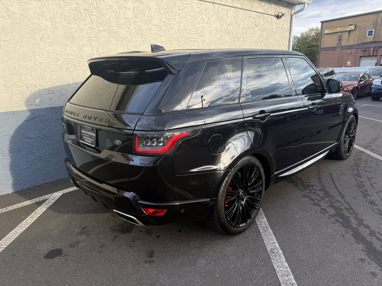 2019 Land Rover Range Rover Sport Supercharged Dynamic photo 2