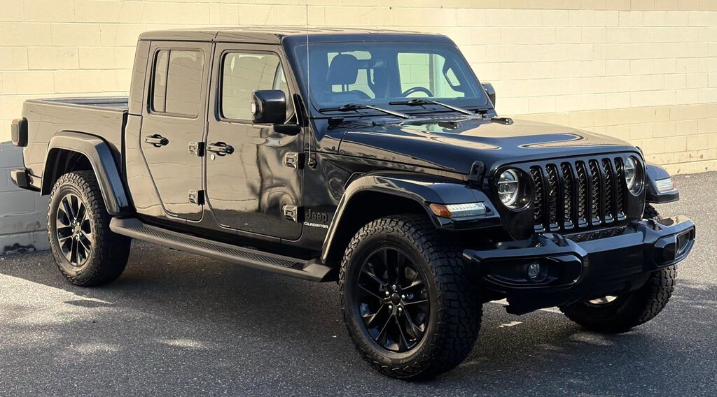 Used 2022 Jeep Gladiator Overland Truck Crew Cab