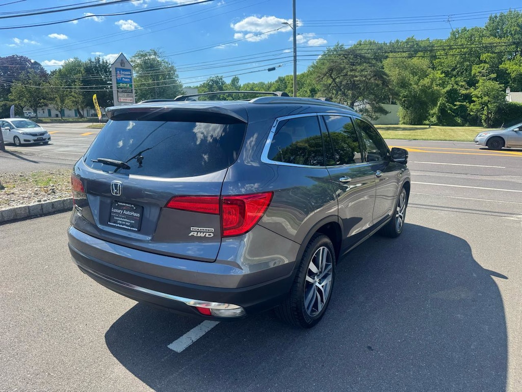 Used 2017 Honda Pilot Touring AWD SUV