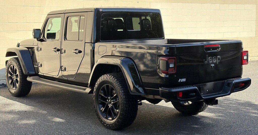 Used 2022 Jeep Gladiator Overland Truck Crew Cab
