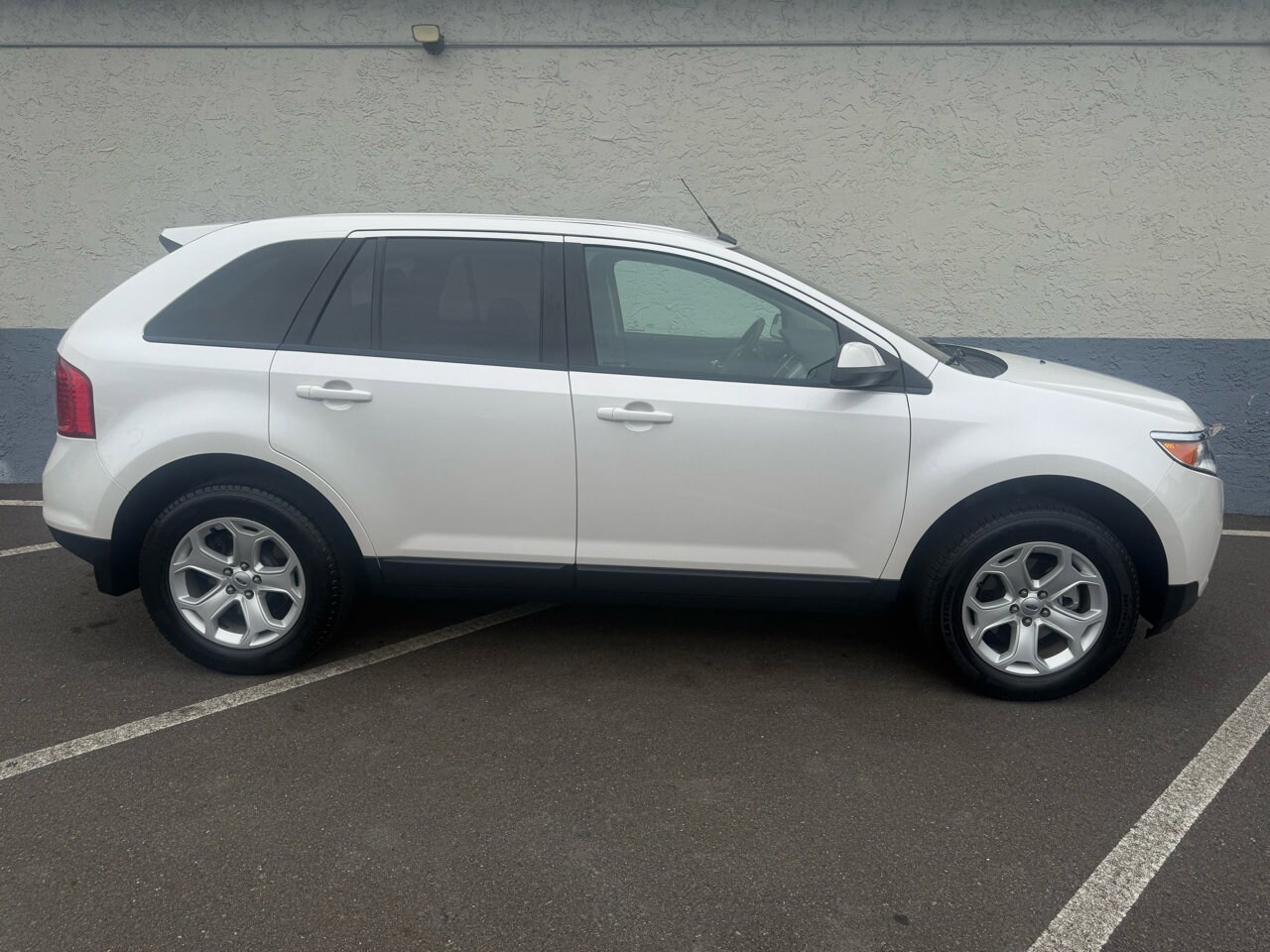 2014 Ford Edge SEL photo 2