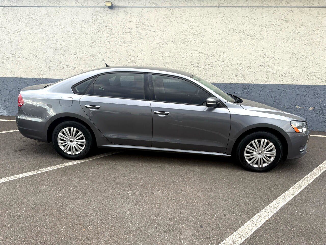 2014 Volkswagen Passat photo 2