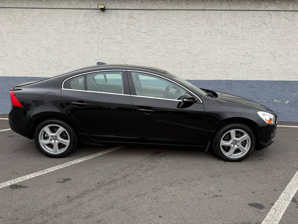 Used 2012 Volvo S60 T5 Sedan