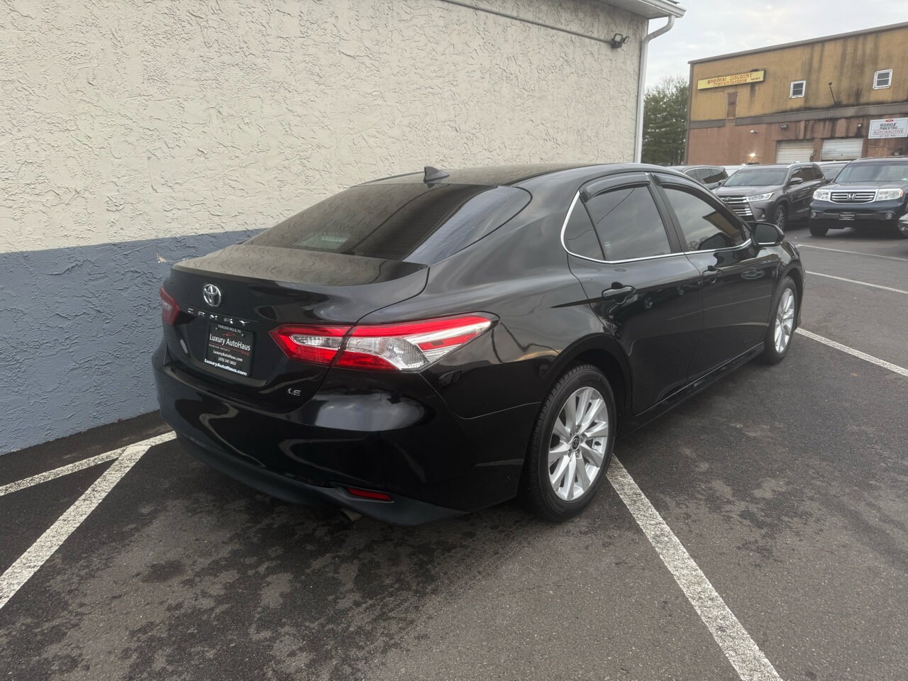 2020 Toyota Camry LE photo 2